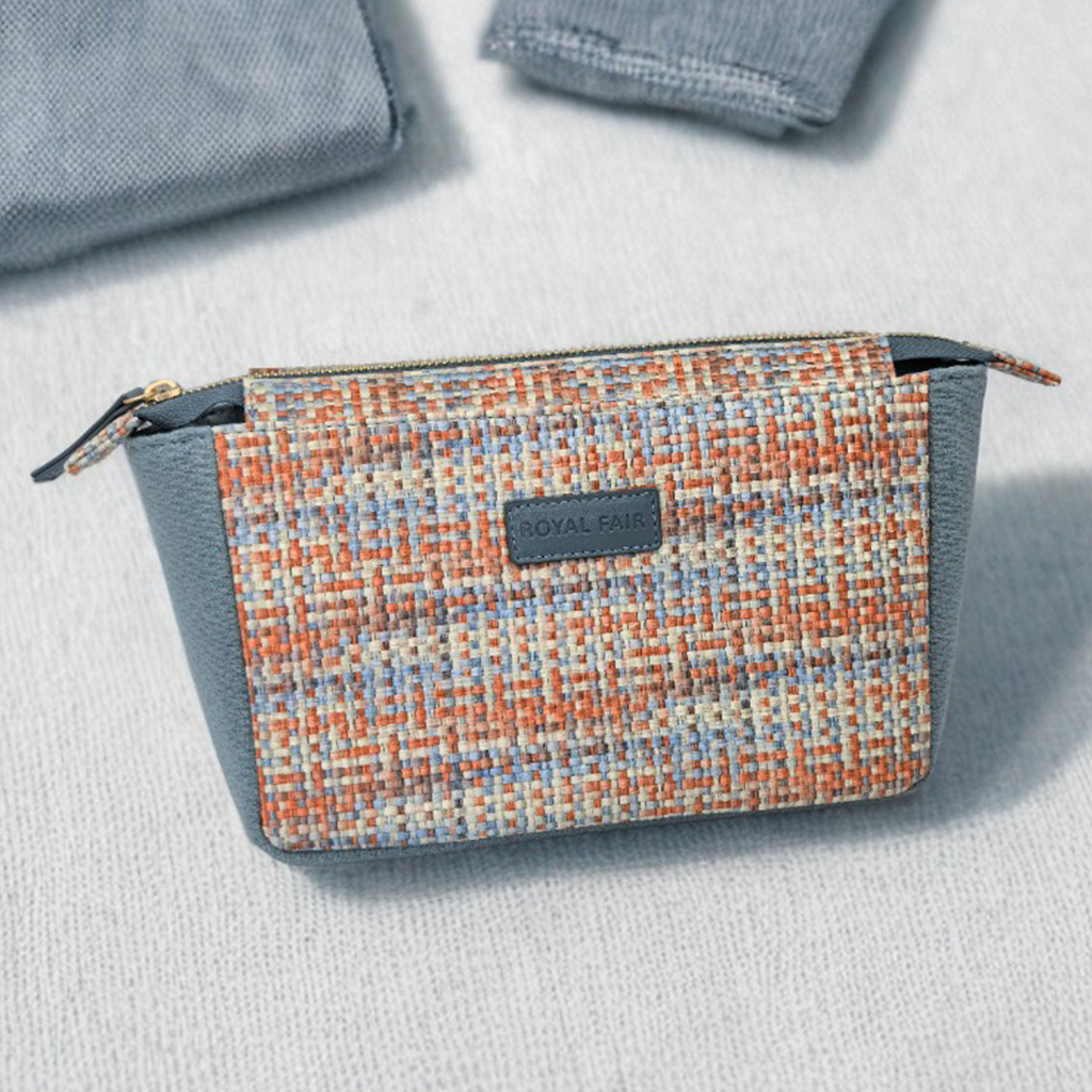 ROYAL FAIR Custom Built Stylish Cosmetic Sack Reliable Zippers Compact Portable Gusseted Design Cosmetic Storage Bag