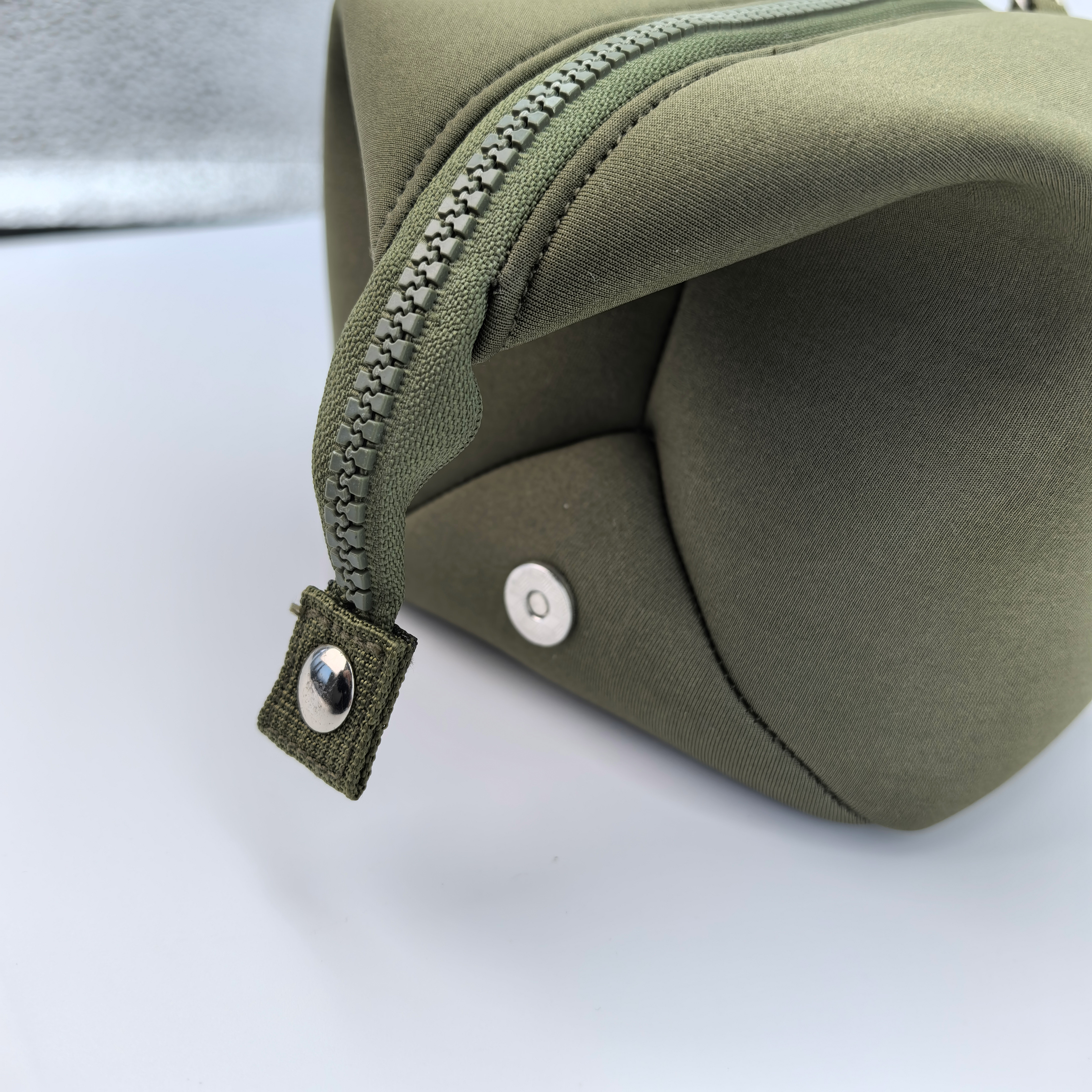 RF Solid Color Travel Storage Zipper Neoprene Cosmetic Bag