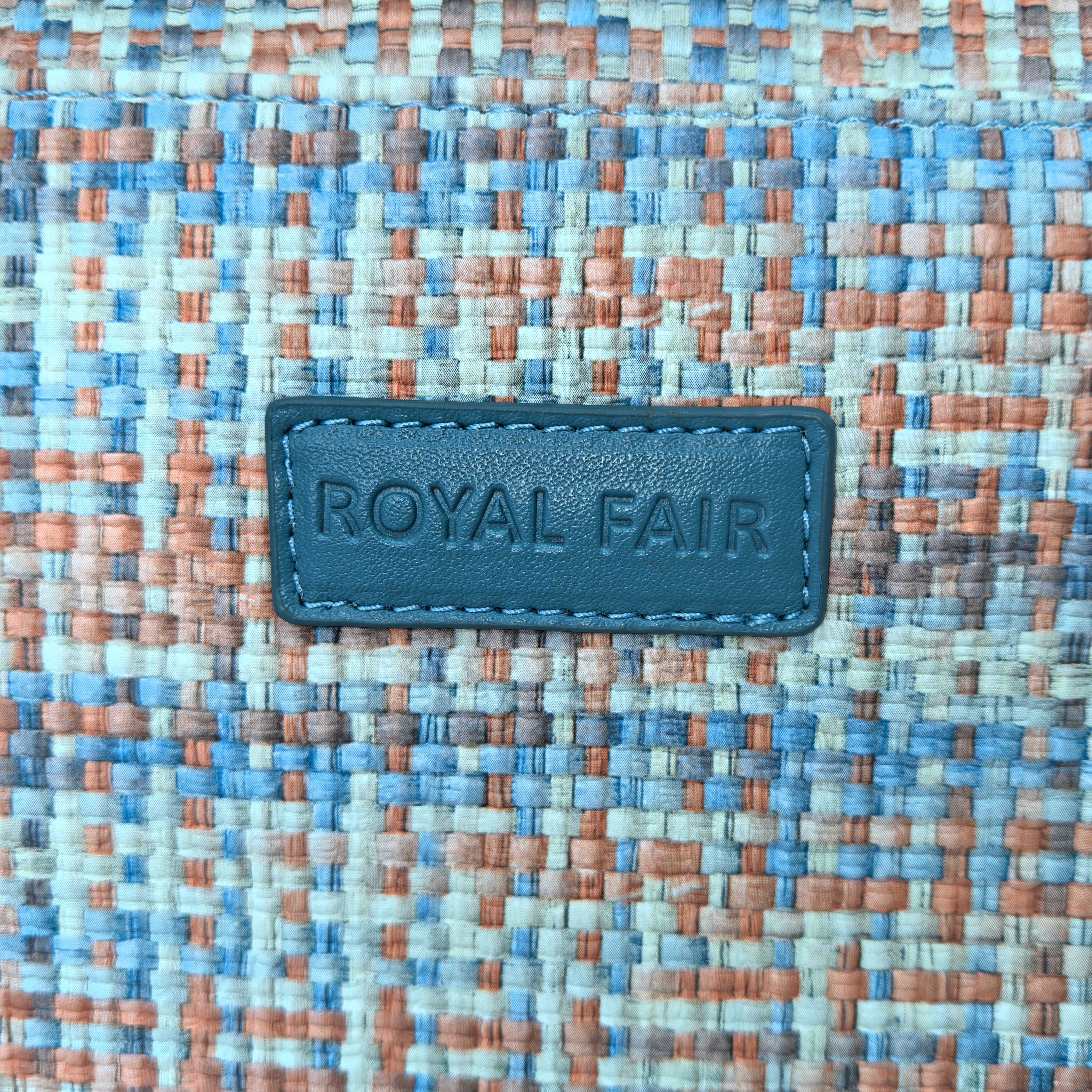 ROYAL FAIR Custom Built Stylish Cosmetic Sack Reliable Zippers Compact Portable Gusseted Design Cosmetic Storage Bag