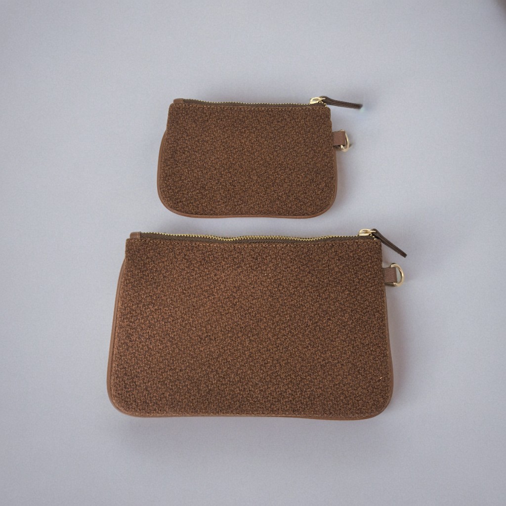 Royal Fair Wholesale Woven Flat Makeup Organizer Elegant Delicate Cosmetic bag Sturdy Durable Easy Storage bag